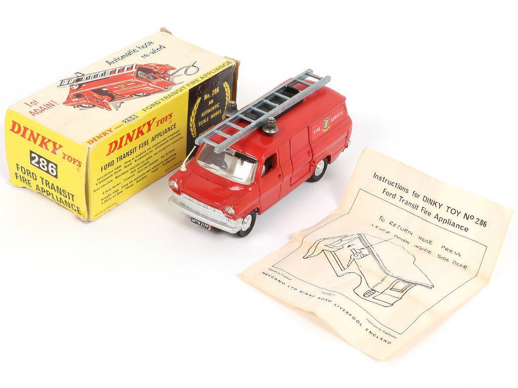 Lot 225 - DINKY TOYS (GB) (1)