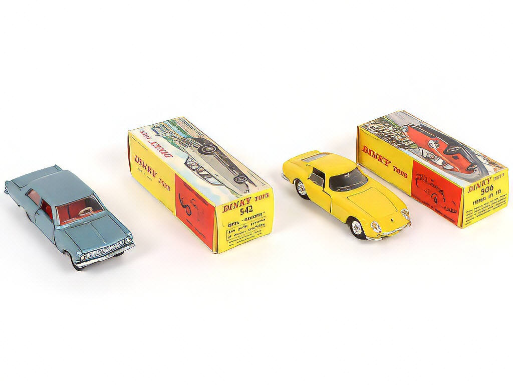 Lot 303 - DINKY TOYS (FRANCE) (2)