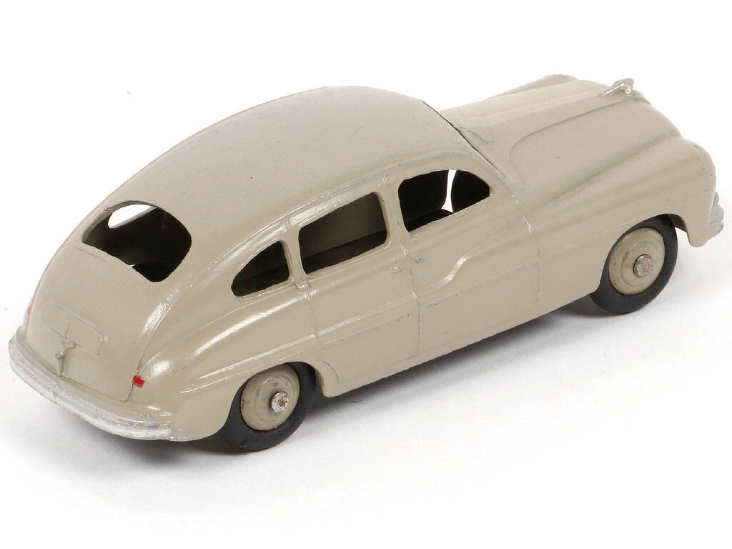 Lot 274 - DINKY TOYS (FRANCE) (1)