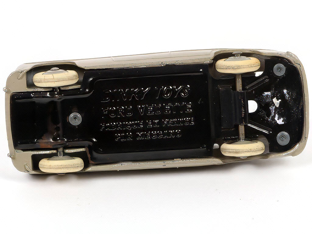 Lot 273 - DINKY TOYS (FRANCE) (1)