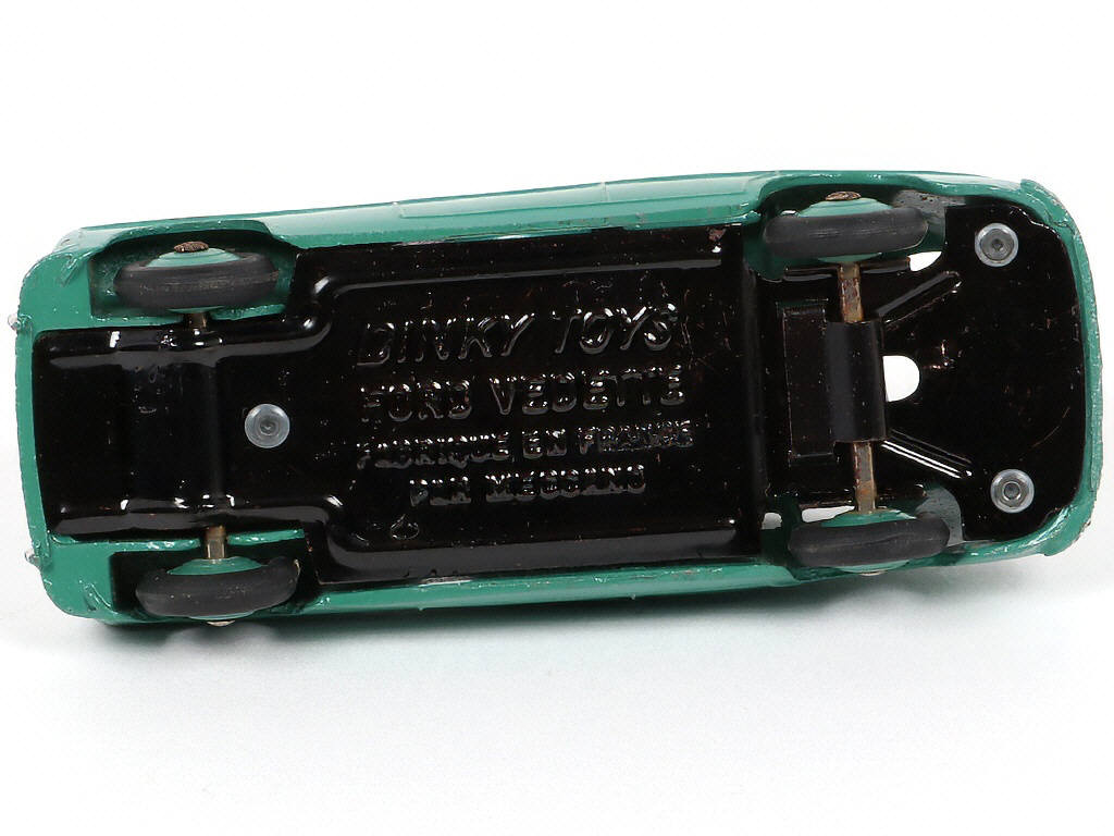 Lot 276 - DINKY TOYS (FRANCE) (1)