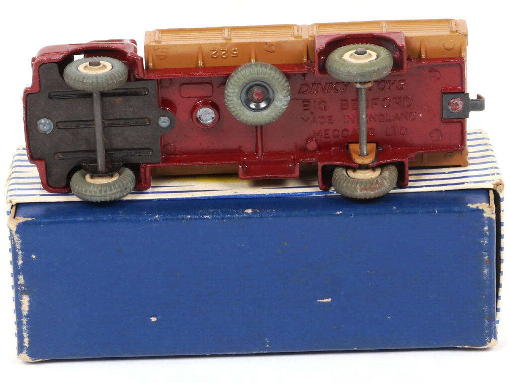 Lot 237 - DINKY TOYS (GB) (1)
