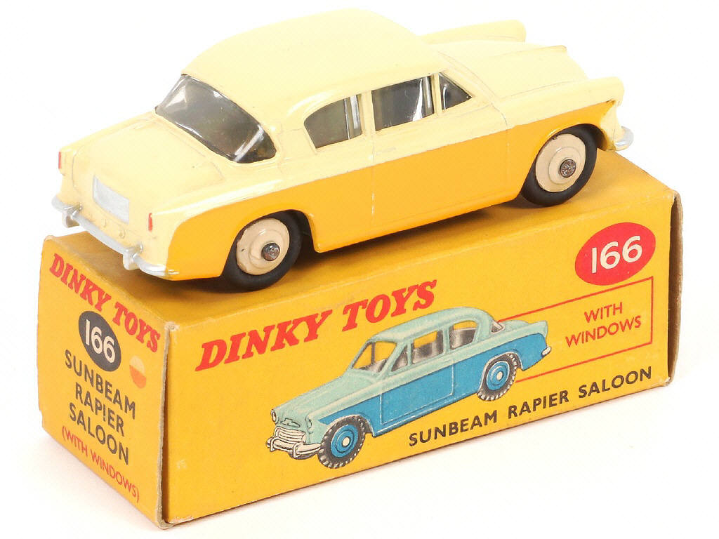 Lot 215 - DINKY TOYS (GB) (1)