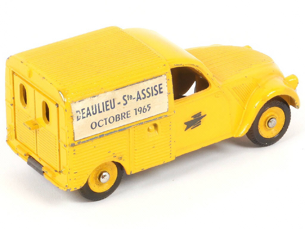 Lot 278 - DINKY TOYS (FRANCE) (1)