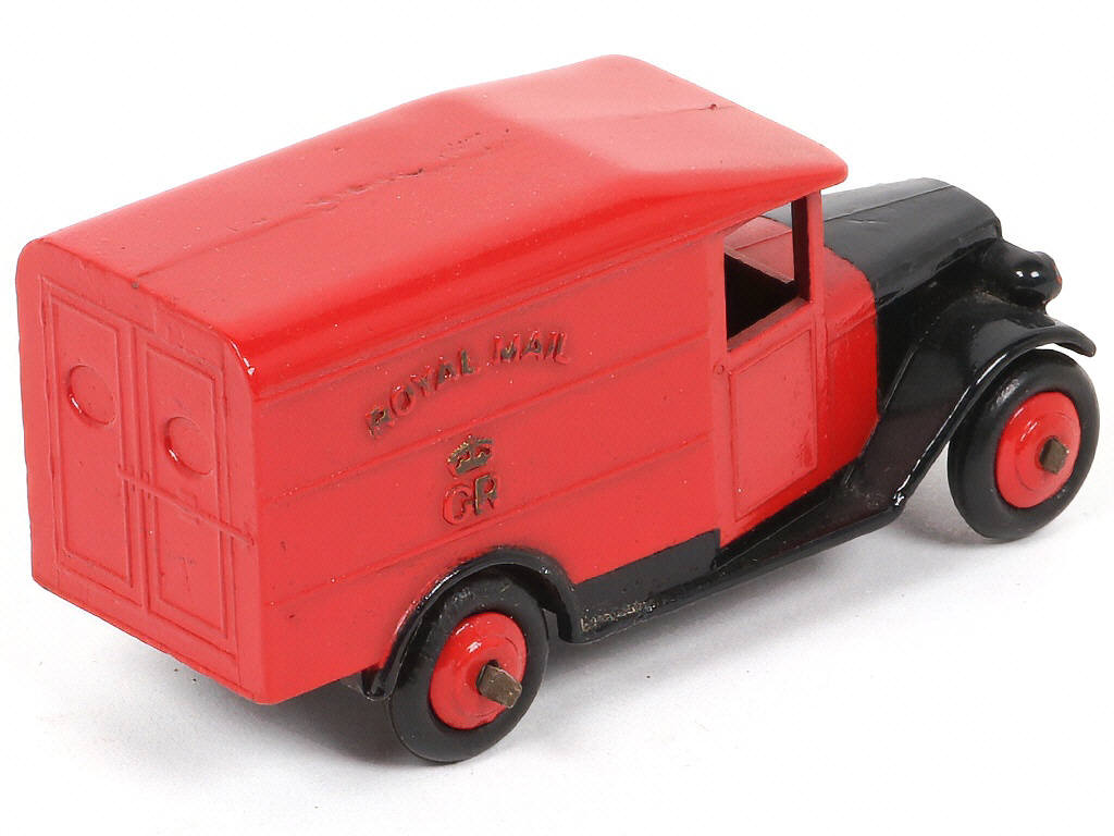 Lot 199 - DINKY TOYS (GB) (1)