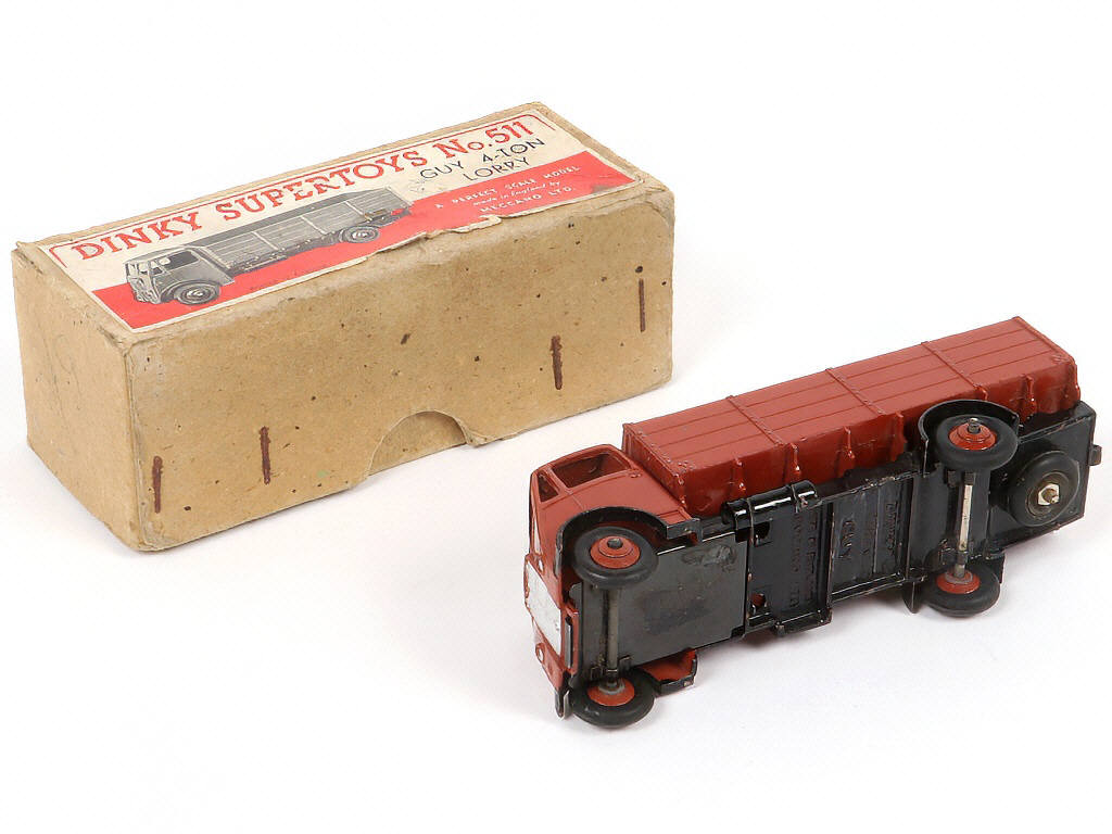 Lot 230 - DINKY TOYS (GB) (1)