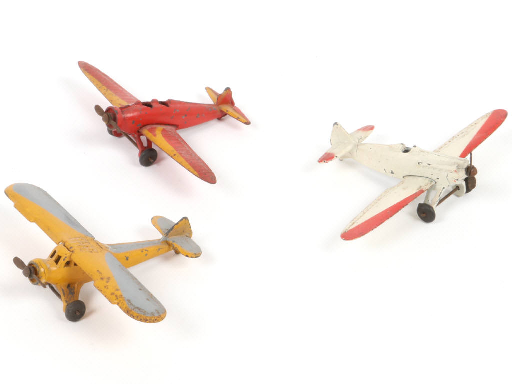 Lot 267 - DINKY TOYS (FRANCE) (3)