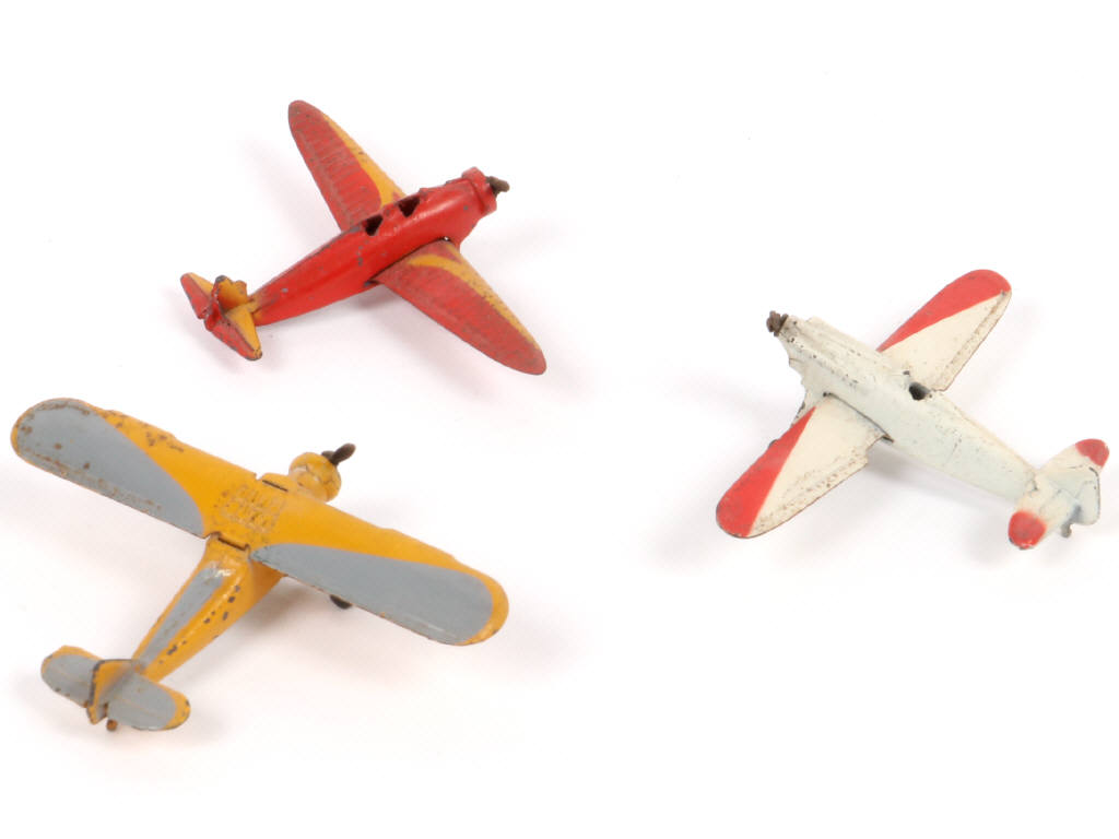 Lot 267 - DINKY TOYS (FRANCE) (3)