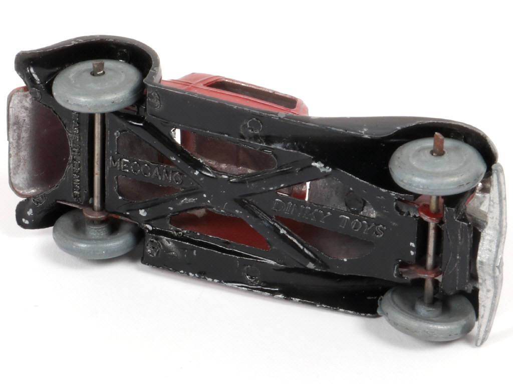 Lot 231 - DINKY TOYS (FRANCE) (1)