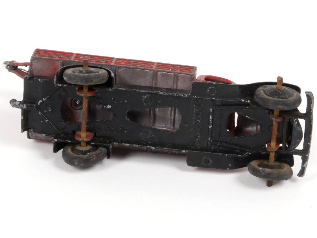 Lot 242 - DINKY TOYS (FRANCE) (1)