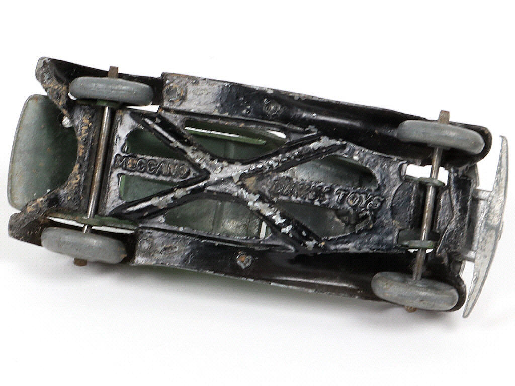 Lot 230 - DINKY TOYS (FRANCE) (1)