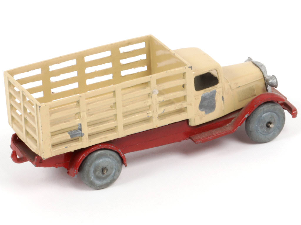 Lot 241 - DINKY TOYS (FRANCE) (1)