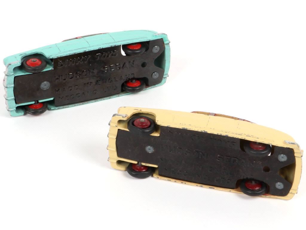 Lot 172 - DINKY TOYS (GB) (2)