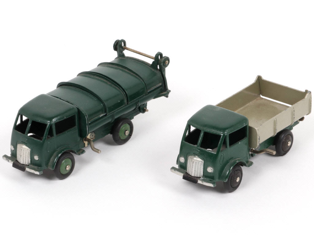 Lot 251 - DINKY TOYS (FRANCE) (2)