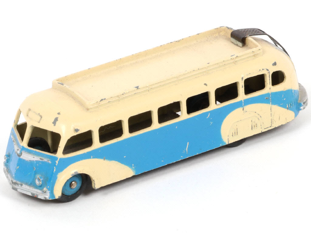 Lot 240 - DINKY TOYS (FRANCE) (1)