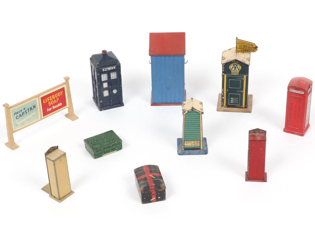 Lot 163 - MECCANO (10)