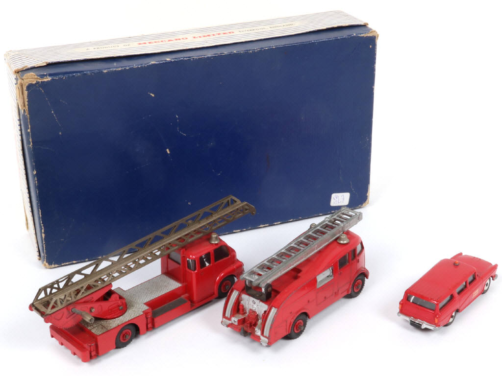Lot 190 - DINKY TOYS (GB) (1)
