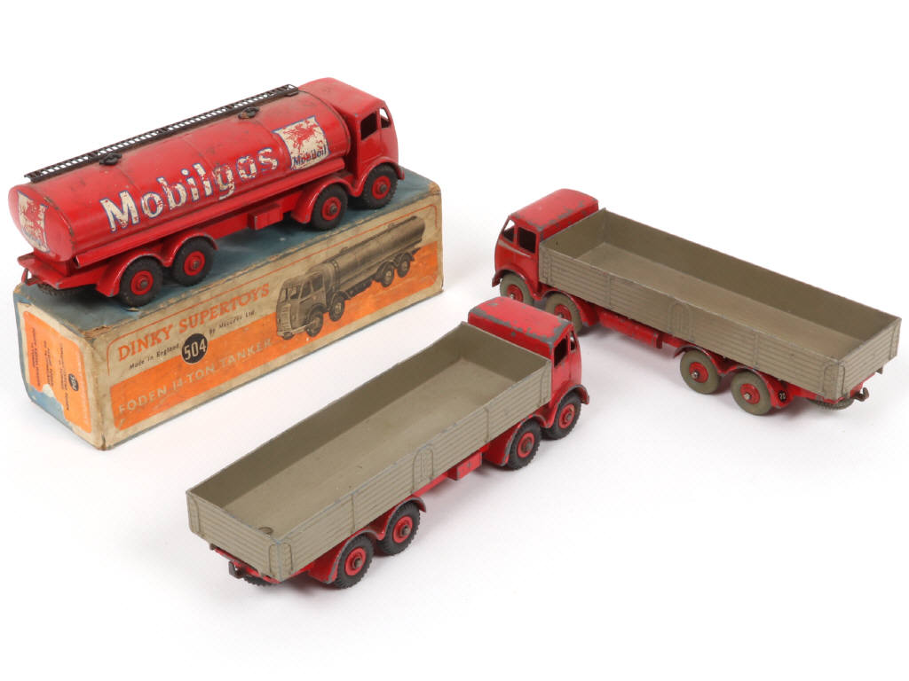 Lot 212 - DINKY TOYS (GB) (4)