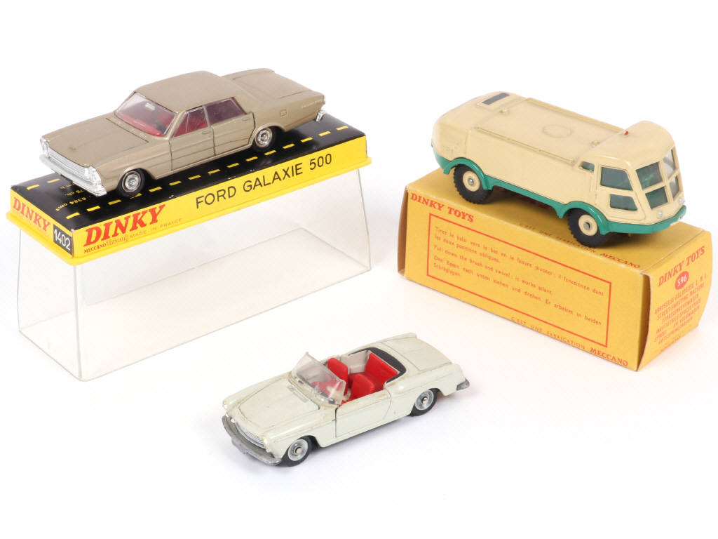 Lot 265 - DINKY TOYS (FRANCE) (3)