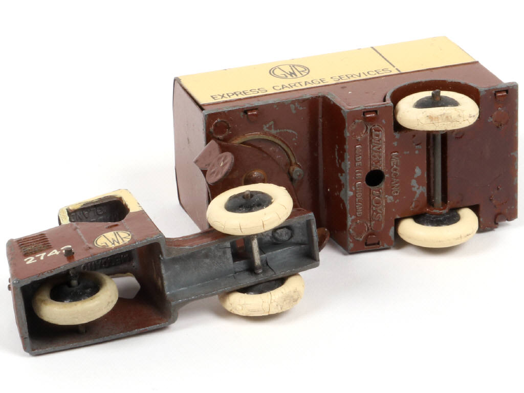 Lot 182 - DINKY TOYS (GB) (1)