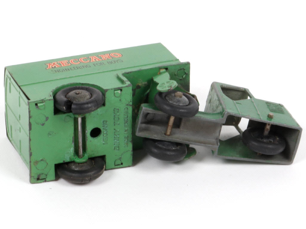 Lot 180 - DINKY TOYS (GB) (1)