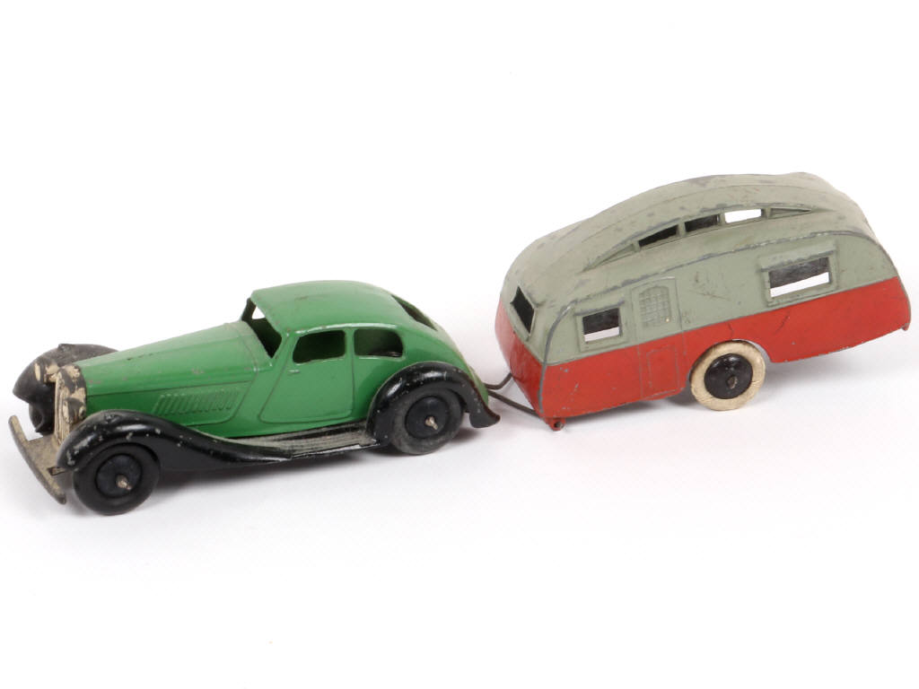Lot 201 - DINKY TOYS (GB) (2)
