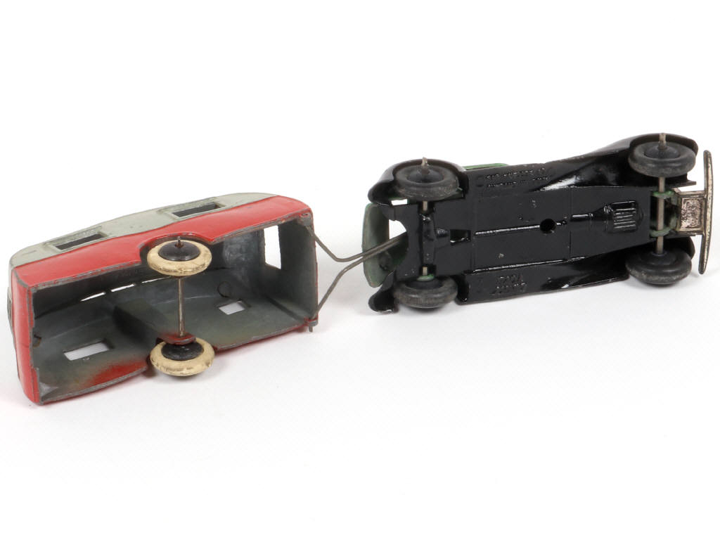 Lot 201 - DINKY TOYS (GB) (2)