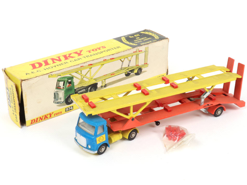 Lot 191 - DINKY TOYS (GB) (1)