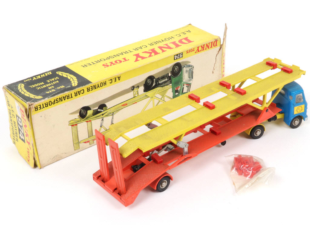 Lot 191 - DINKY TOYS (GB) (1)