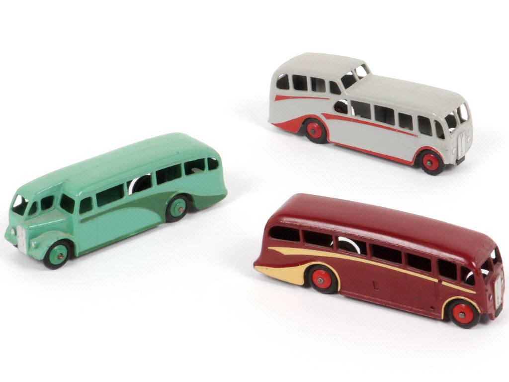 Lot 202 - DINKY TOYS (GB) (3)