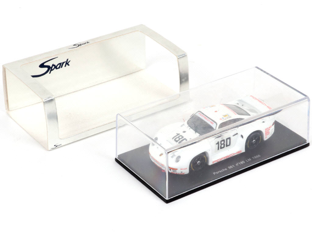 Lot 82 - SPARK (MACAU) (1)