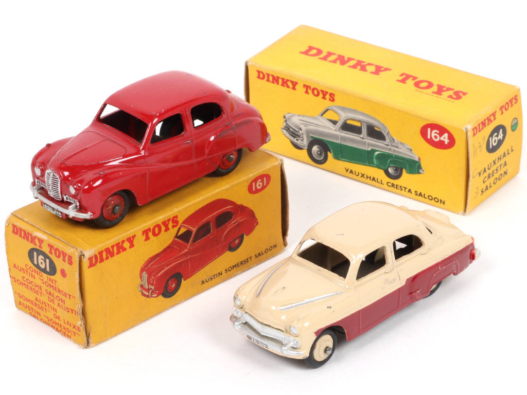 Lot 199 - DINKY TOYS (GB) (2)