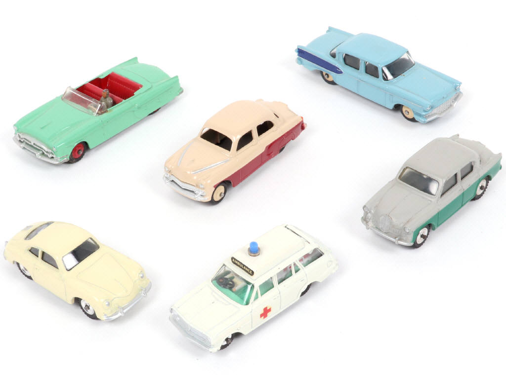 Lot 215 - DINKY TOYS (GB) (6)