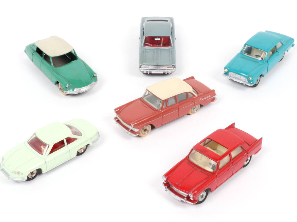 Lot 277 - DINKY TOYS (FRANCE) (6)