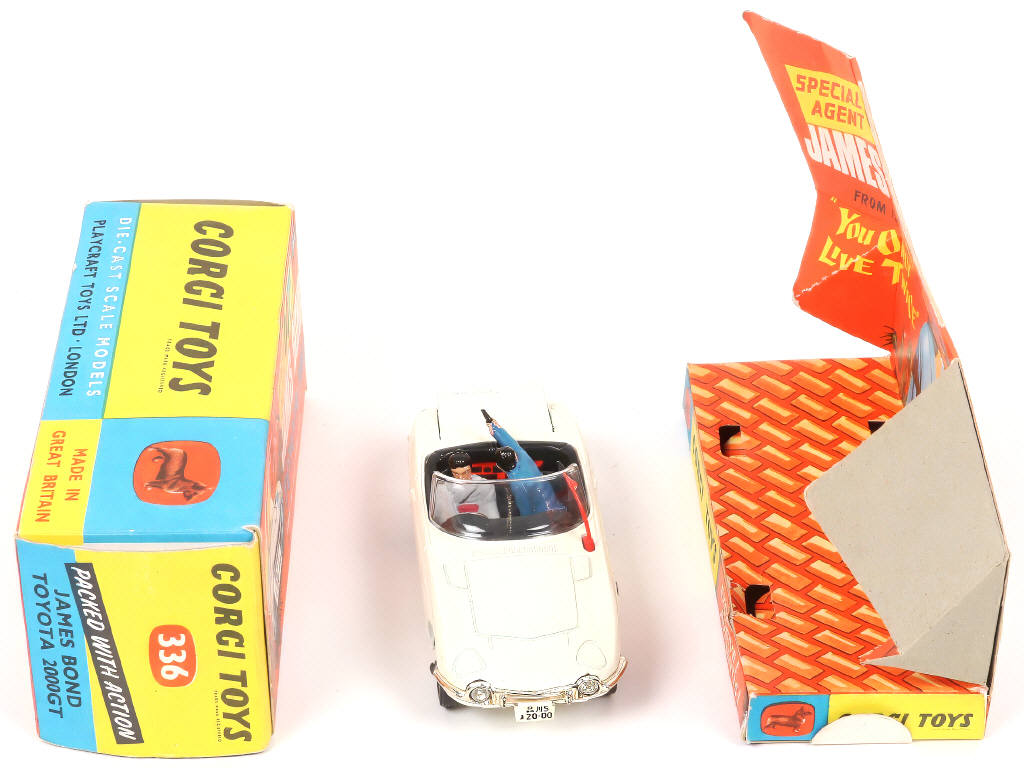 Lot 267 - CORGI TOYS (GB) (1)