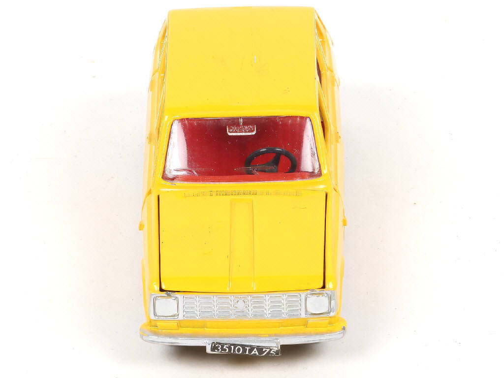 Lot 405 - DINKY TOYS (FRANCE) (1)