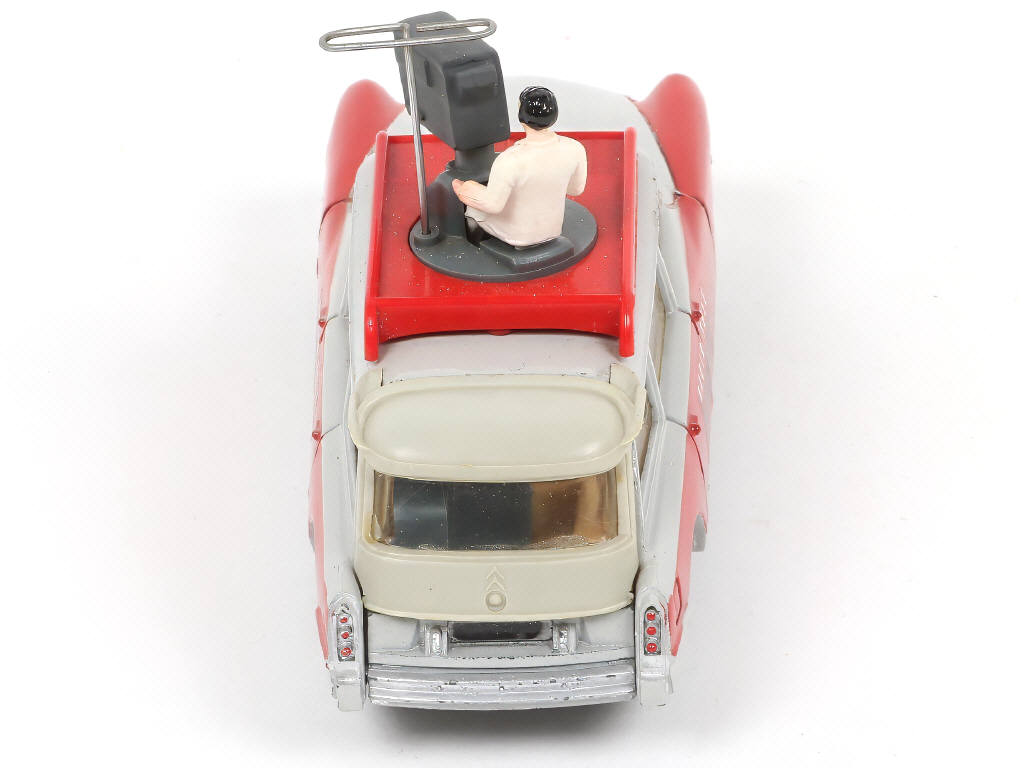 Lot 406 - DINKY TOYS (FRANCE) (1)