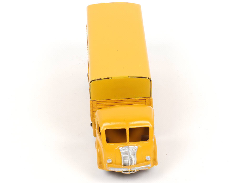 Lot 421 - DINKY TOYS (FRANCE) (1)