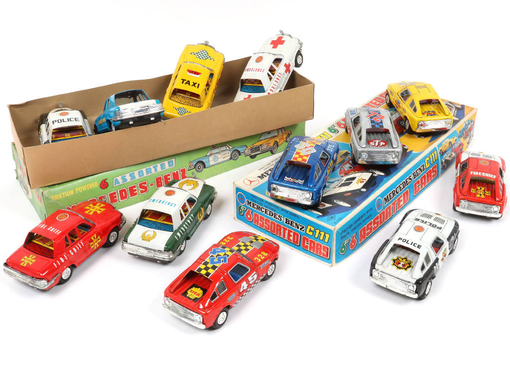 Lot 110 - DIVERS (JAPON) (2)