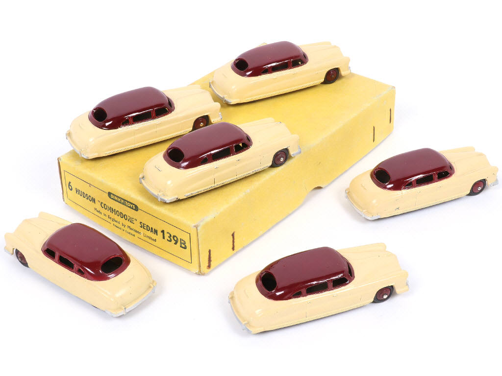 Lot 479 - DINKY TOYS (GB) (1)