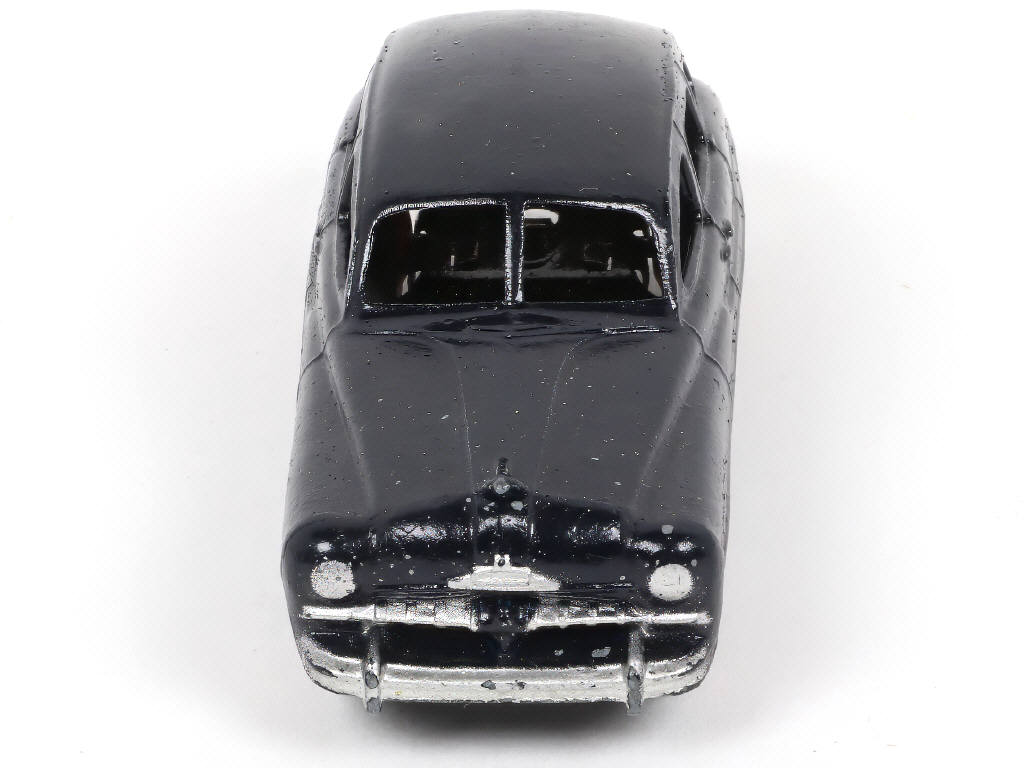 Lot 402 - DINKY TOYS (FRANCE) (1)