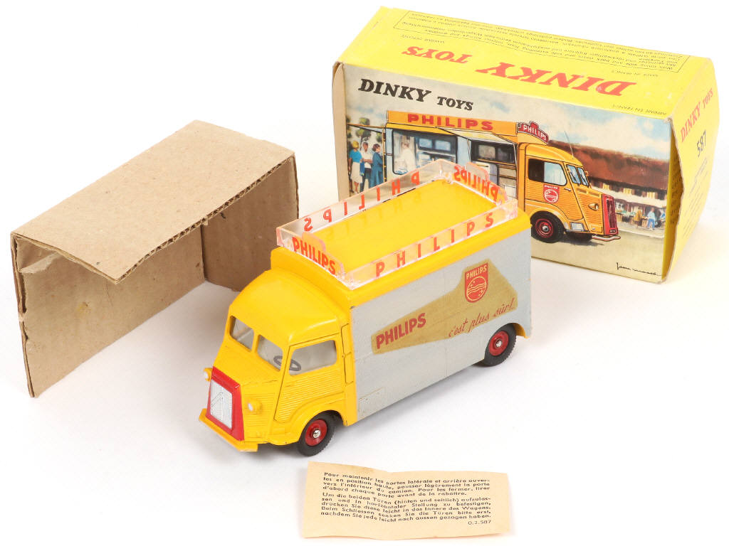 Lot 445 - DINKY TOYS (FRANCE) (1)