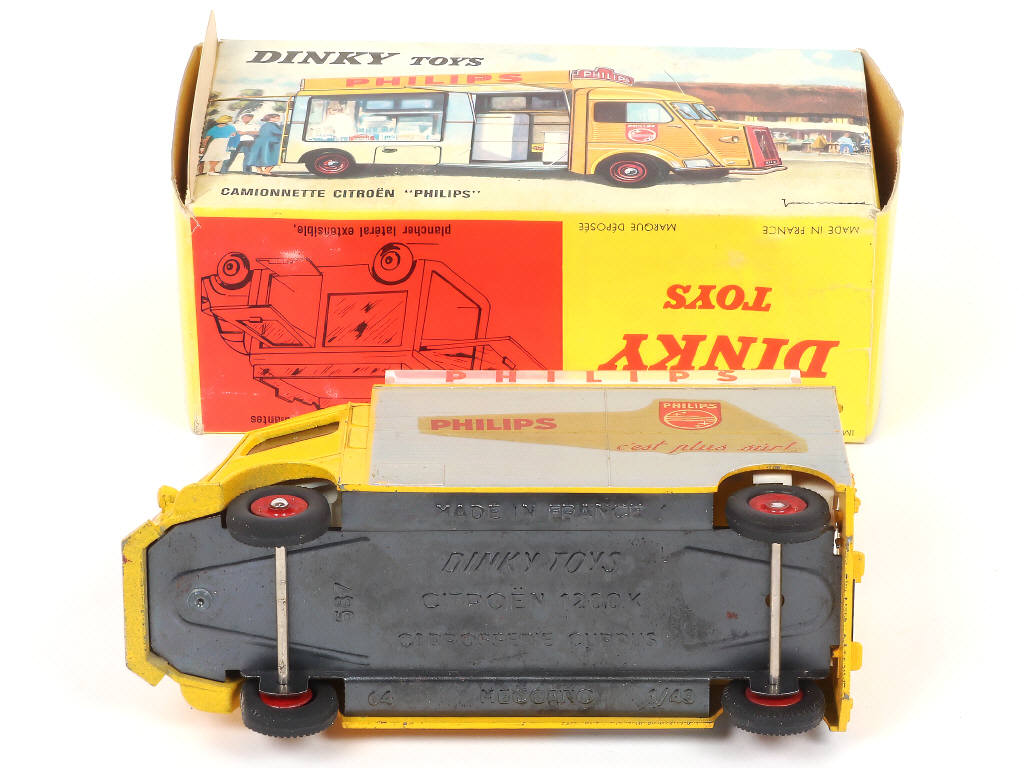 Lot 445 - DINKY TOYS (FRANCE) (1)