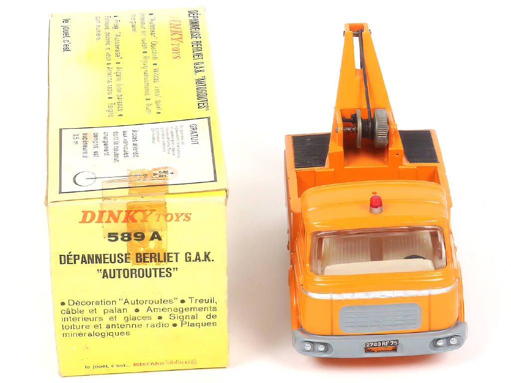 Lot 453 - DINKY TOYS (FRANCE) (1)