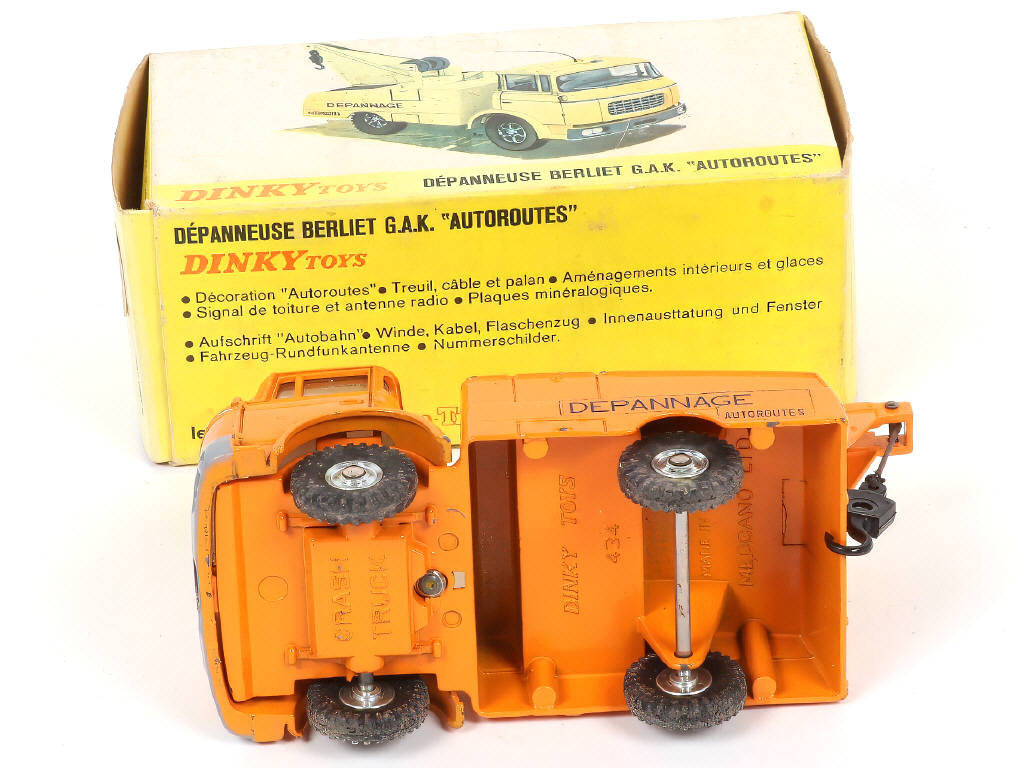 Lot 453 - DINKY TOYS (FRANCE) (1)