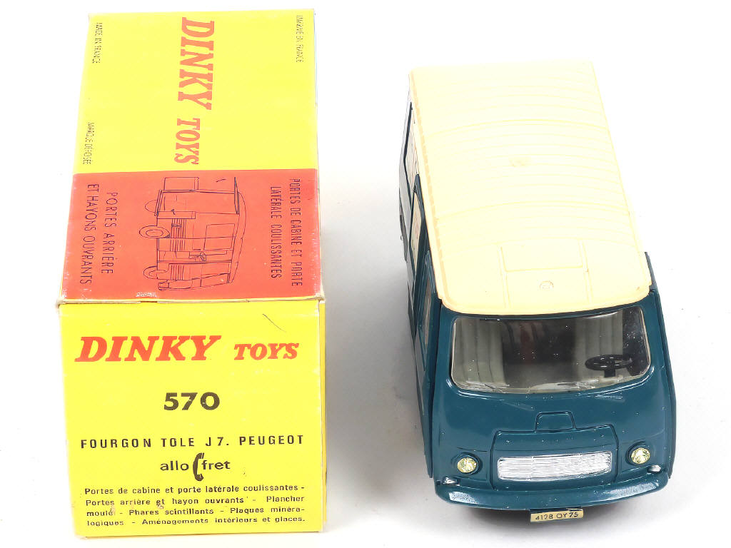 Lot 443 - DINKY TOYS (FRANCE) (1)