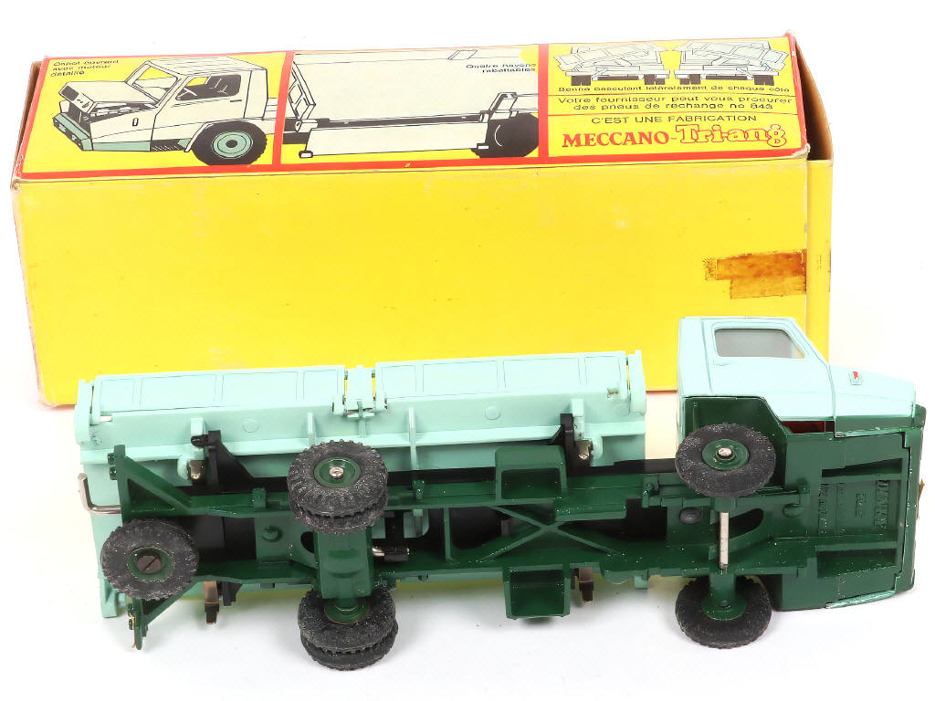 Lot 451 - DINKY TOYS (FRANCE) (1)