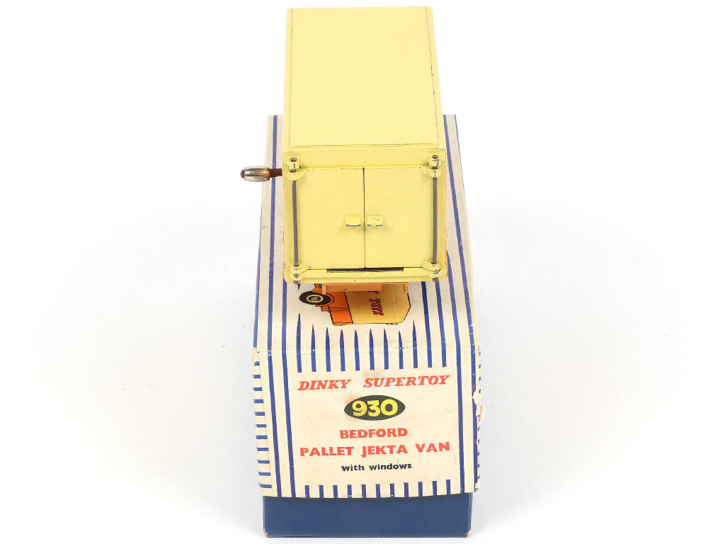 Lot 537 - DINKY TOYS (GB) (1)