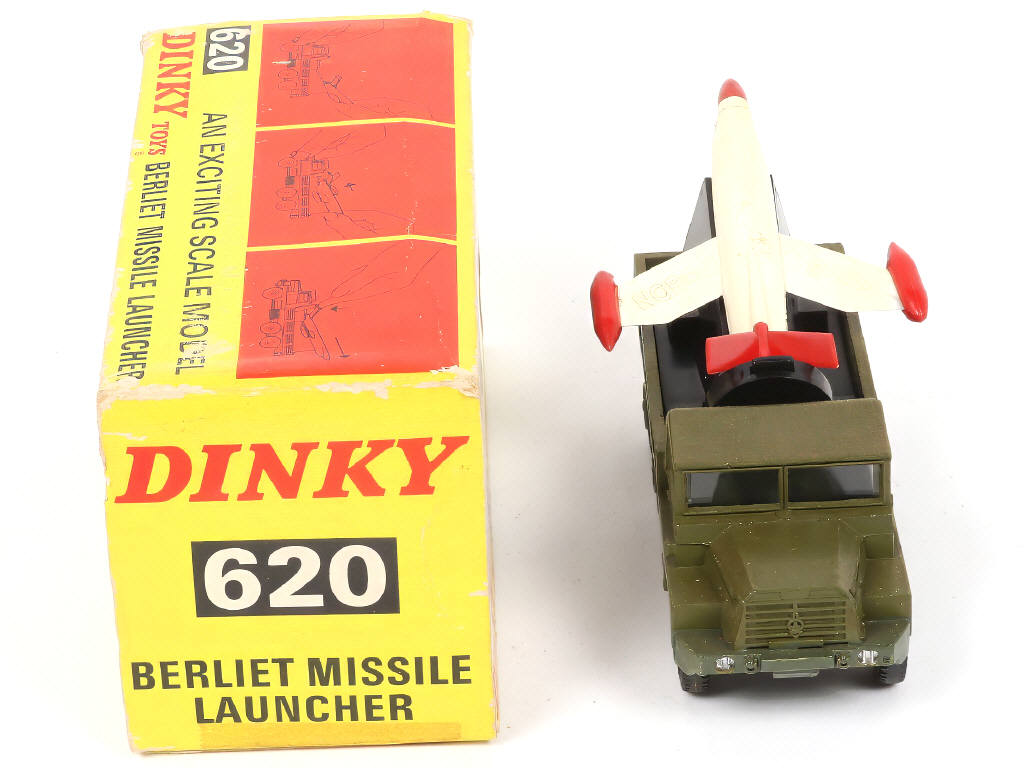 Lot 536 - DINKY TOYS (GB) (1)