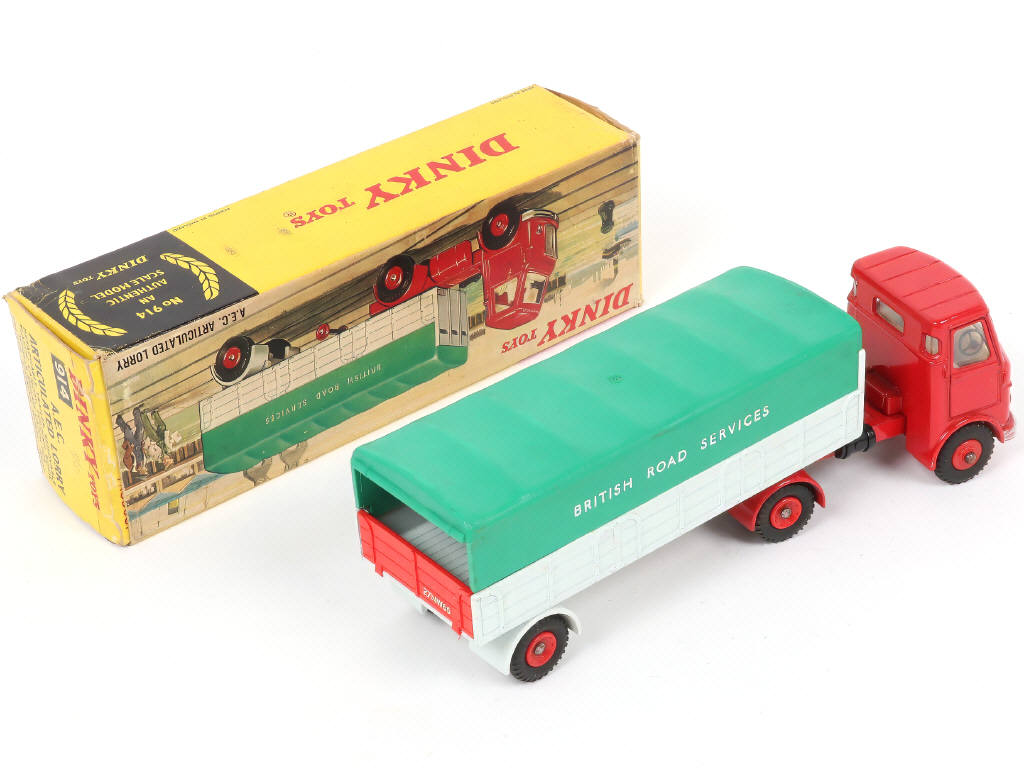 Lot 542 - DINKY TOYS (GB) (1)